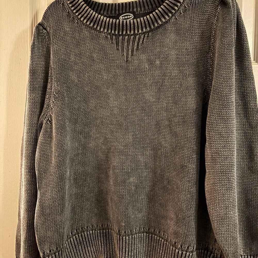 Scoop ladies sweater